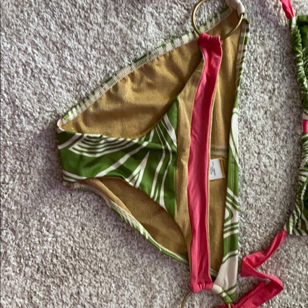Bikini - Picture 2 of 6